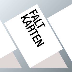 „Individuell gestaltete Faltkarten im Digitaldruck, perfekt für Einladungen, Dankeskarten und Geschäftskommunikation – in verschiedenen Faltarten und Formaten.“